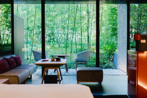 Deluxe King Room with Garden View