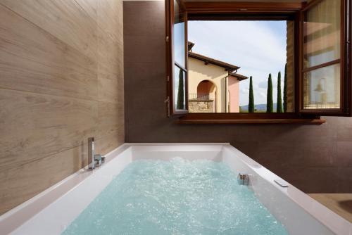 Suite with Balcony and Spa Access