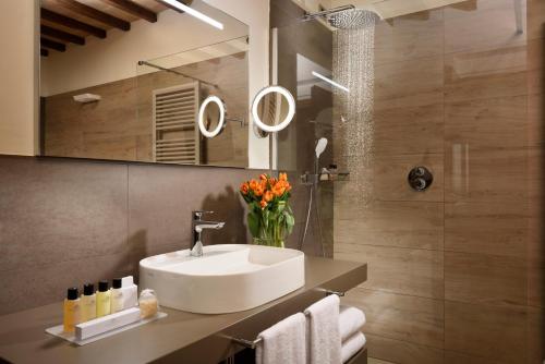 Suite with Balcony and Spa Access