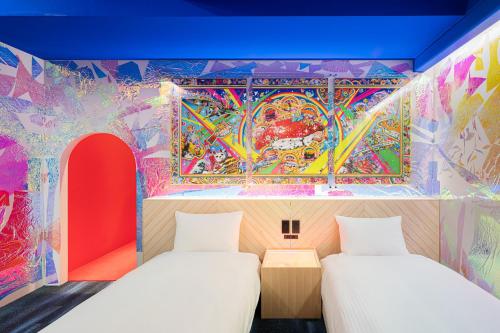 Standard Twin until 9 Jan 2023 & Queen Room from 10 Jan - SUSHI WARS - Non Smoking