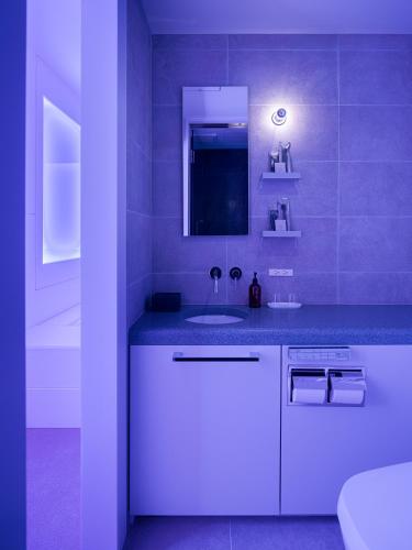 Non Smoking - Deluxe King Room - Float