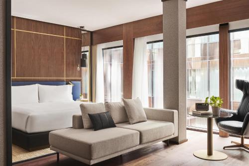 Deluxe King Room