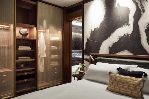 King Suite with City View