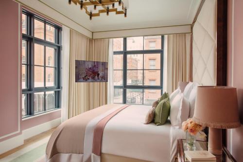 Hudson View Corner Suite