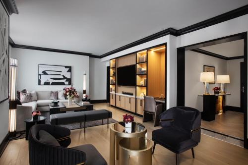 Two-Bedroom King Suite with Two Fireplaces