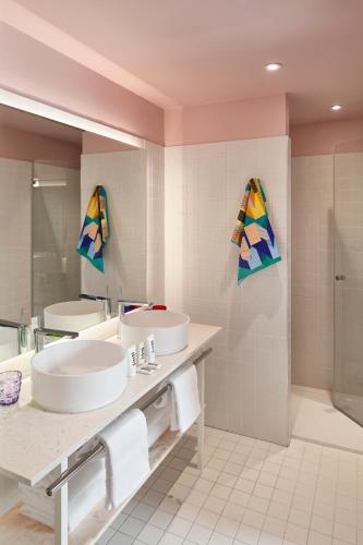 Medium Mama Twin Room