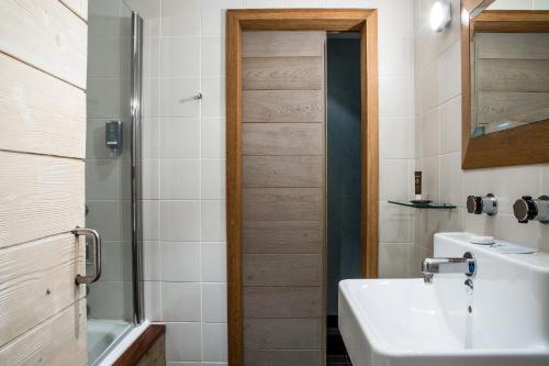  Wooden style Junior Suite 