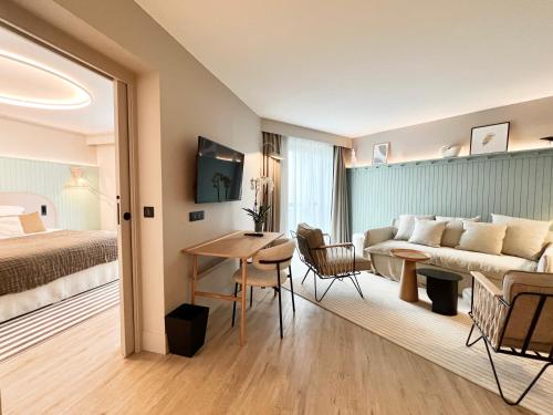 Suite Room with Sea side and Terrace