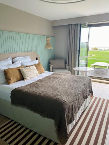 Classic Double Room with partial Sea View - Garden Floor