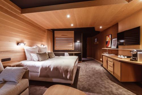 Family Junior Suite with spa access
