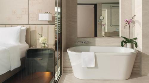 Junior King Suite