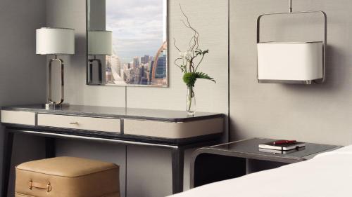 Junior King Suite - Club Lounge Access