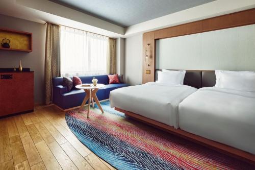 Classic Corner Twin Room