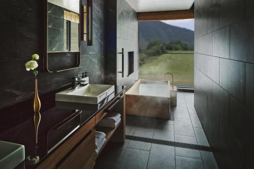 One-Bedroom Suite with Two Queen Beds and Terrace