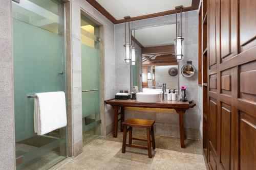 Premium King Room