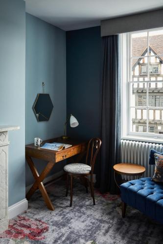 Queen Room – Disability Access