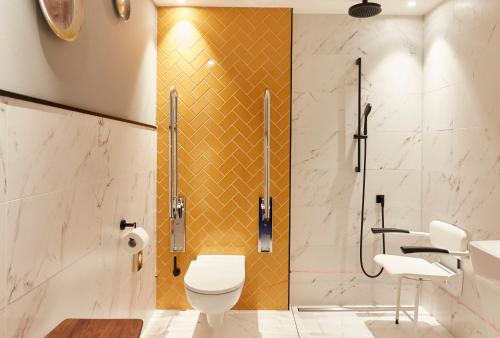 Standard Queen Room - Accessible