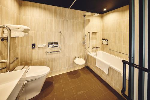Standard Twin Room with River View - Disabilty Access