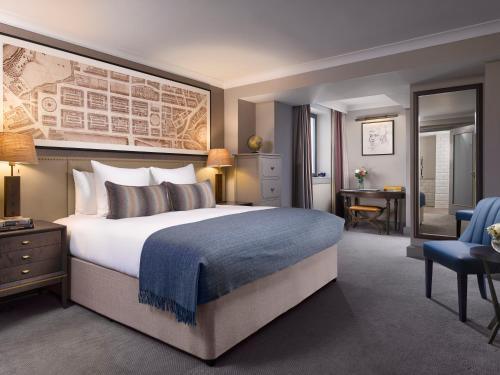 1 King Bed Premium