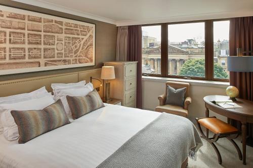 1 King Bed Premium