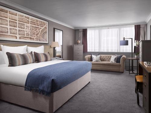 1 King Bed Premium with Sofa