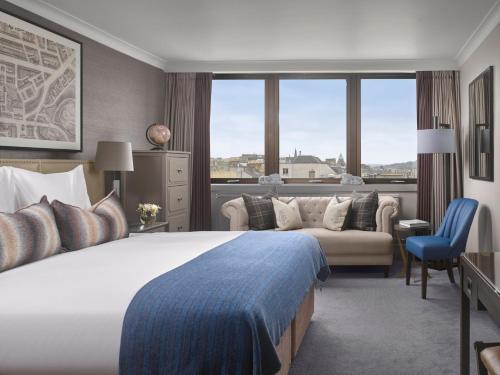 1 King Bed Premium City View