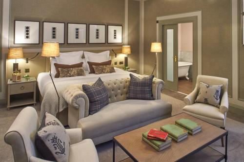 1 King Bed Junior Suite