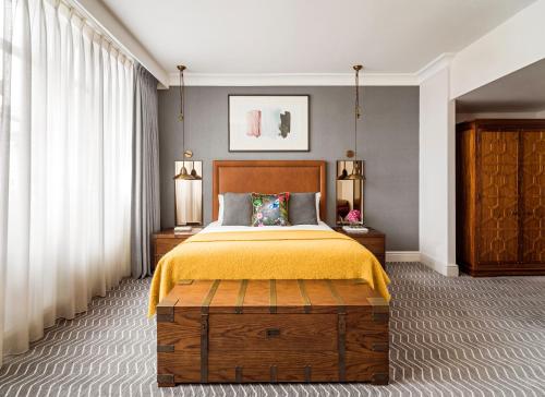 Essential Room 