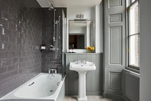 Large King Suite