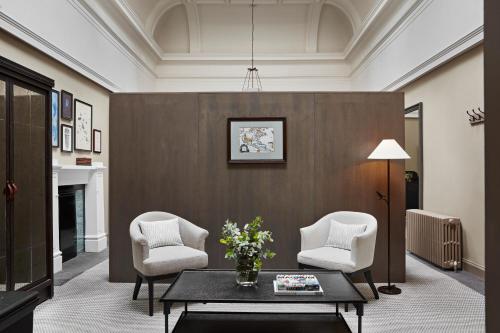 One Bedroom King Suite