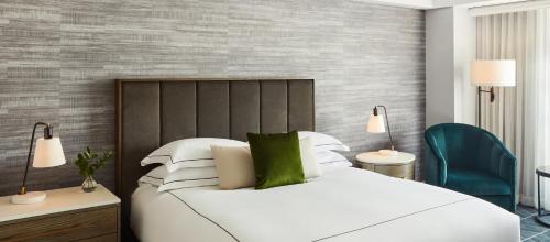Essential King Room
