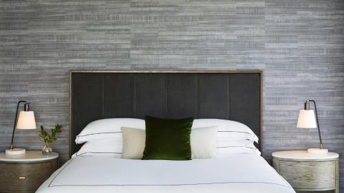 Essential King Room