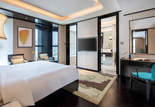Premium King Room with Living Room