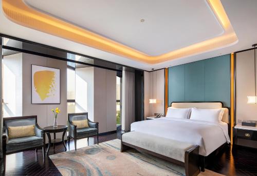 Premium King Room