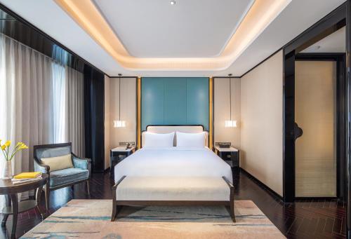 Premium King Room