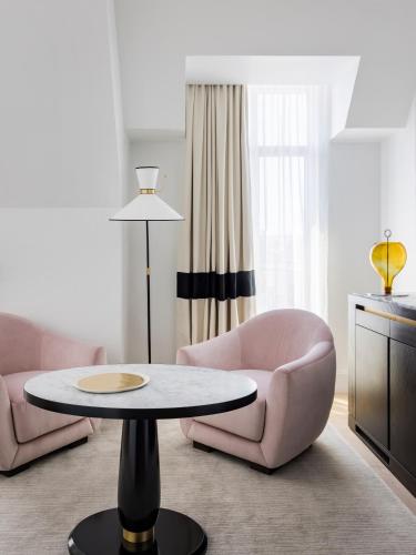 Junior King Suite