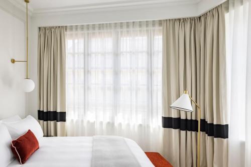 Junior King Suite