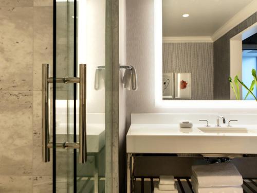 Premium King Room with Soaking Tub and Shower