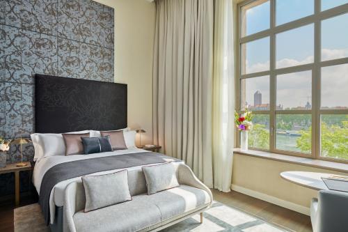 Club King Room with Lounge Access
