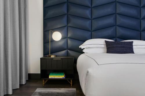 King Suite with Mobility Accessible Tub