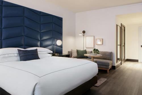 One-Bedroom King Suite - Mobility Accessible