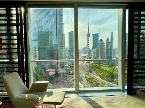 1 King Bed Premium Pearl View