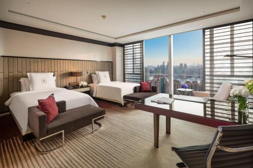2 TWIN BEDS CLASSIC(Free Mini Bar & free laundry up to three pieces)