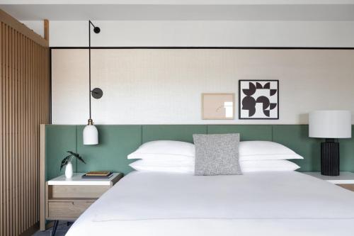 Premium King Room with Garden View