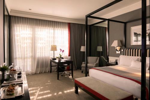 Superior King Room 