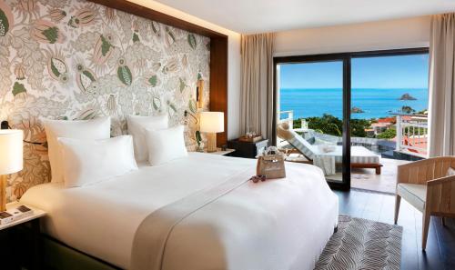 Junior Suite with Pool and Sea View