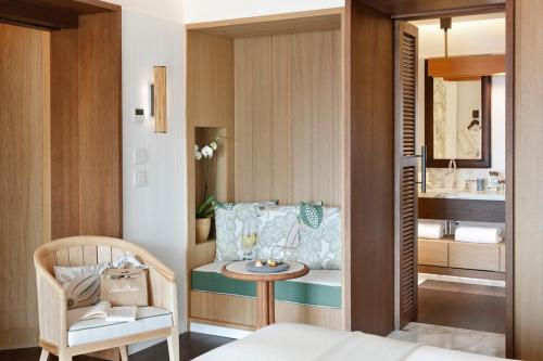 Junior Suite with Pool and Sea View