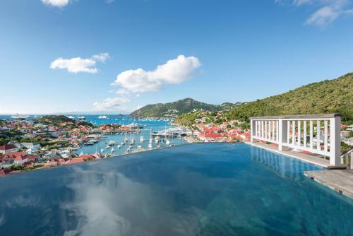 Suite Pain de Sucre infinity pool
