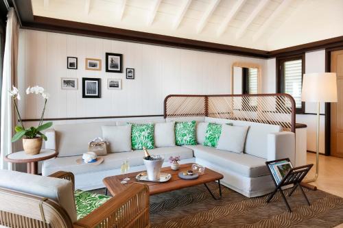 Deluxe Suite Pool and Sea View