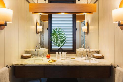  Prestige Suite Pool and Sea view